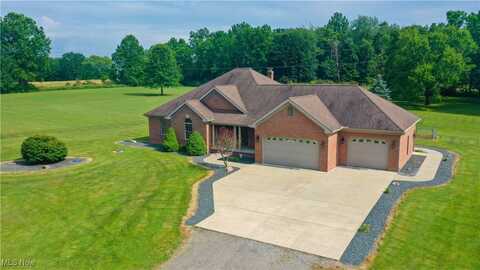 4901 New Castle Road, Lowellville, OH 44436