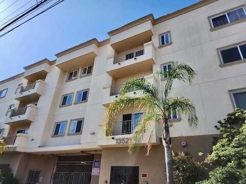 13525 Vanowen St., Valley Glen, CA 91405