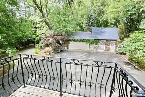 260 Glen Avenue, Midland Park, NJ 07432