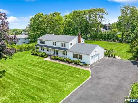 9 Woodcrest Drive, Woodcliff Lake, NJ 07677