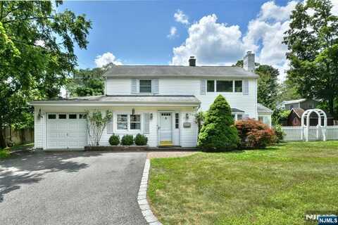 28 Malcolm Street, Waldwick, NJ 07463