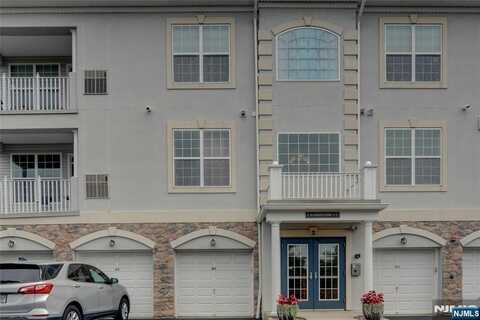 2 SAND STO Sandstone Court D3, Woodland Park, NJ 07424
