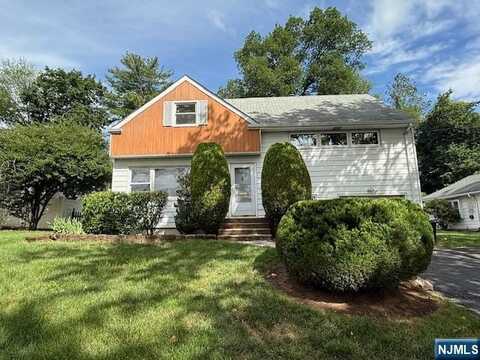 920 E Lawn Drive, Teaneck, NJ 07666