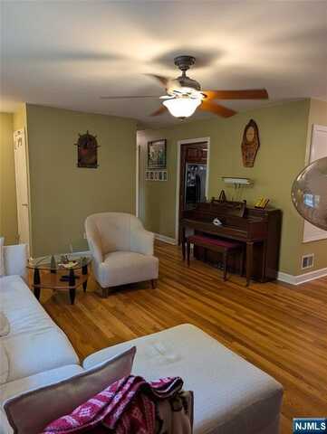 221 Oakridge Road, Hillsdale, NJ 07642