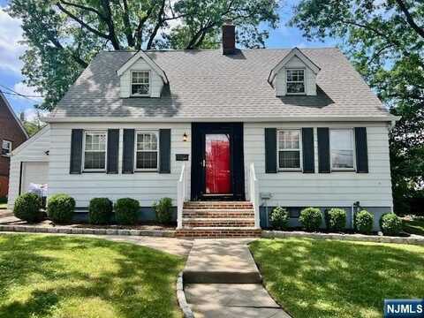 510 Ridgefield Terrace, Ridgefield, NJ 07657