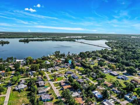 4555 Auburn Avenue, Fort Myers, FL 33905