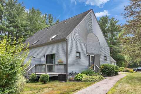13 Glengarry Drive, Stratham, NH 03885
