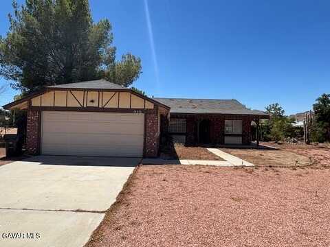 15576 Washoan Road, Apple Valley, CA 92307
