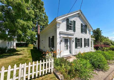 13 Beggs Point Street, Essex, NY 12936