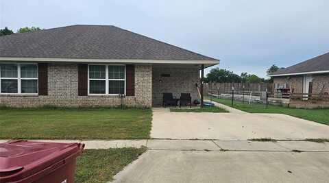 905 W 7th Street, Bonham, TX 75418