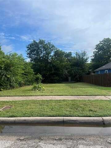 1217 E Tucker Street, Fort Worth, TX 76104