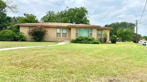1611 Live Oak Street, Goldthwaite, TX 76844