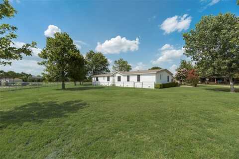 5694 Hillcrest Drive, Farmersville, TX 75442