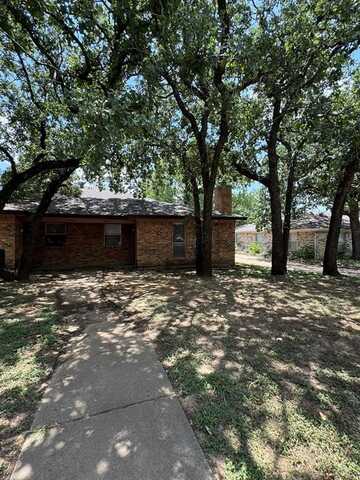 7004 Lincoln Drive, North Richland Hills, TX 76182