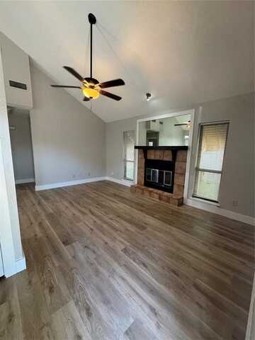 420 S Las Vegas Trail, White Settlement, TX 76108