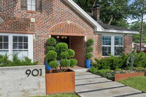 901 S Montreal Avenue, Dallas, TX 75208