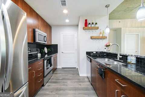 250 Pharr, Atlanta, GA 30305