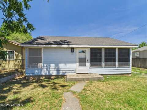 914 madison Ave, Toppenish, WA 98948