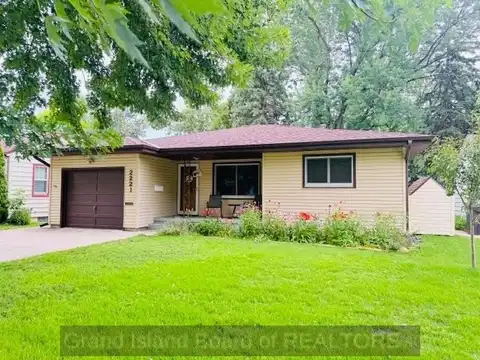 2221 W Charles Street, Grand Island, NE 68803