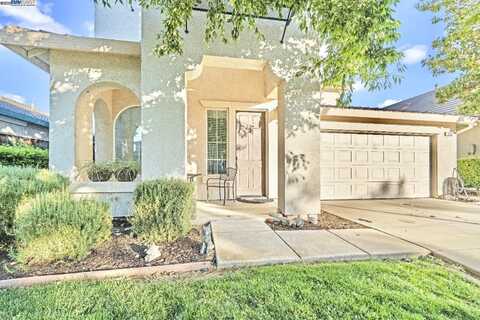 9516 Sarazen Ct, Patterson, CA 95363