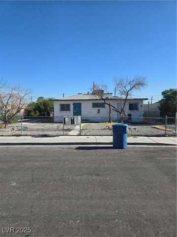 622 W McWilliams Avenue, Las Vegas, NV 89106