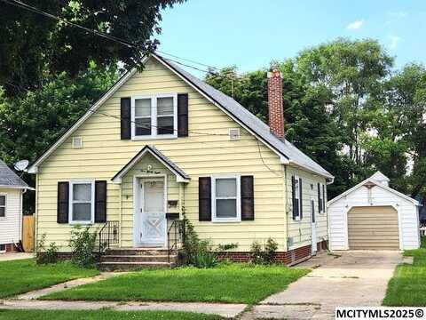 538 12th SE, MASON CITY, IA 50401