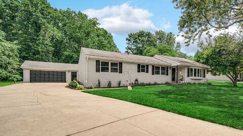 5202 Lynn Lane, Valparaiso, IN 46383