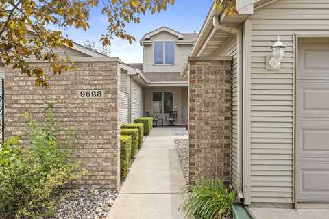 9523 Crown Commons Drive, Crown Point, IN 46307