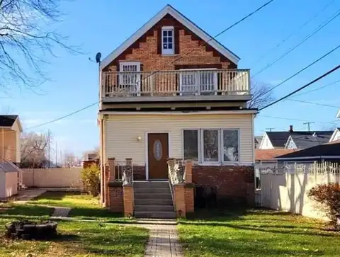 2212 White Oak Avenue, Whiting, IN 46394