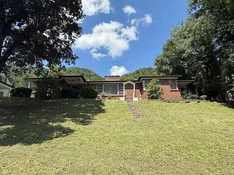 1022 Riverside Dr., WELCH, WV 24801