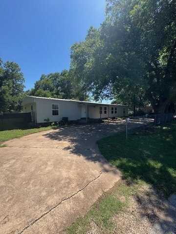 425 N 3rd Street, Buffalo Gap, TX 79508
