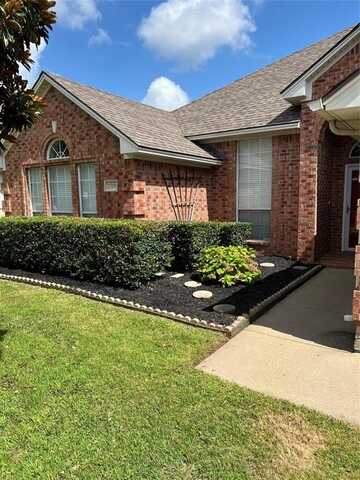 2319 Glenmoor Drive, Arlington, TX 76001