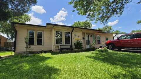 1134 Shawnee Trace, Grand Prairie, TX 75051