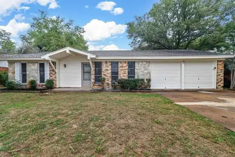 5904 Emerson Drive, Watauga, TX 76148