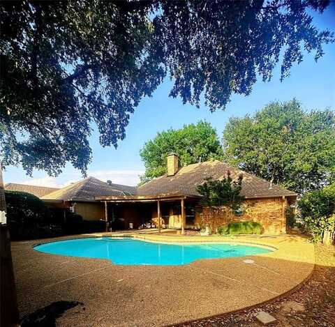2911 Staffordshire Drive, Carrollton, TX 75007