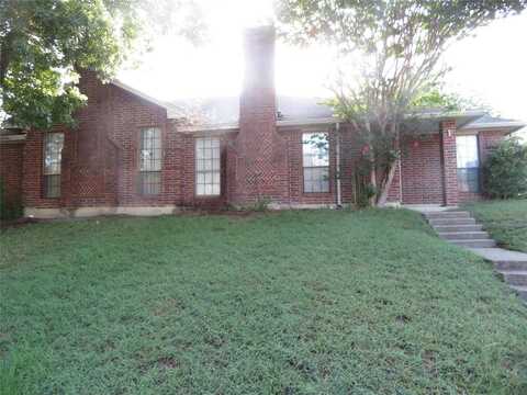 200 Idle Creek Lane, DeSoto, TX 75115