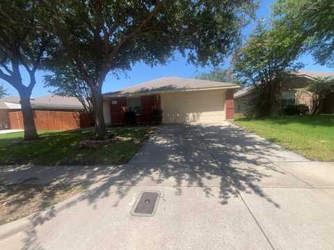 8509 Hawks Nest Drive, Fort Worth, TX 76131
