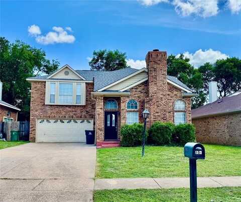 104 Moss Hill Drive, Arlington, TX 76018