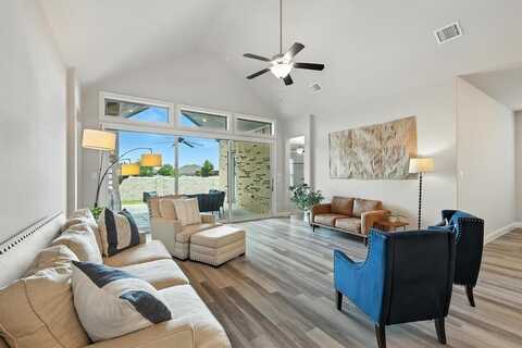 713 Shallow Creek Way, McKinney, TX 75071