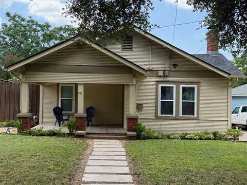 911 N Montclair Avenue, Dallas, TX 75208