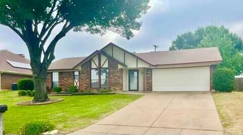 6605 Lucilla Court, Edgecliff Village, TX 76134