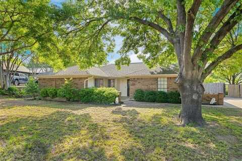 8341 Crosswind Drive, Fort Worth, TX 76179