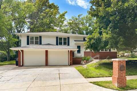 922 N 122nd Street, Omaha, NE 68154