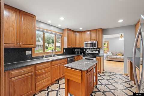 1104 Delmar Street, Papillion, NE 68046