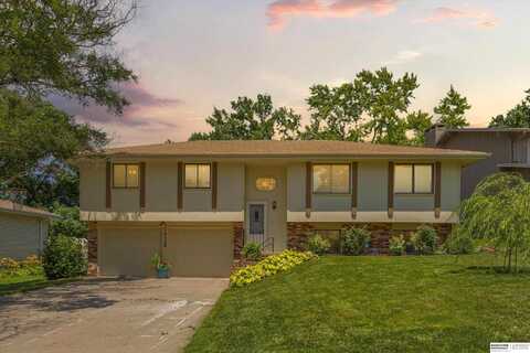 10536 Spaulding Circle, Omaha, NE 68134