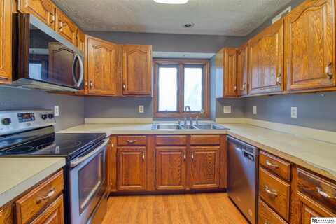 9500 Dawn Drive, Plattsmouth, NE 68048