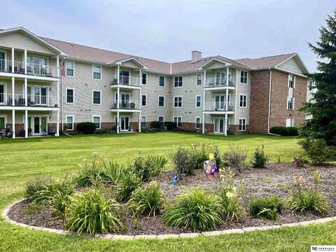 2425 Folkways Boulevard, Lincoln, NE 68521