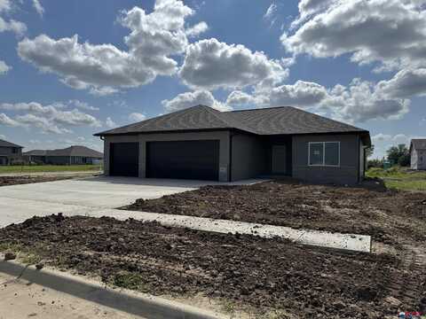 7601 Gulls Way, Lincoln, NE 68514
