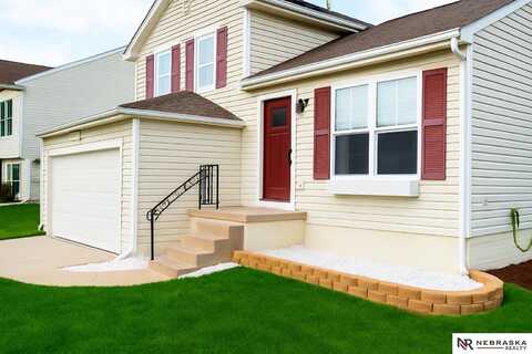 7925 South 157th Street, Omaha, NE 68136