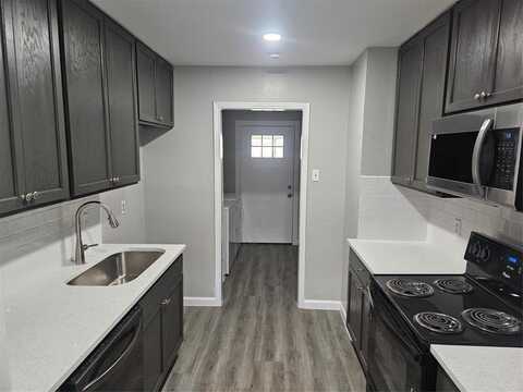 918 Lindy Court, Irving, TX 75060